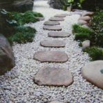 飛び石を使った和風庭園の作り方　自分で簡単に施工する方法を紹介します